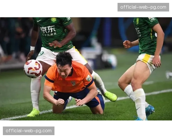 青岛西海岸防守反击见效 戴维森终场前绝杀显关键球能力